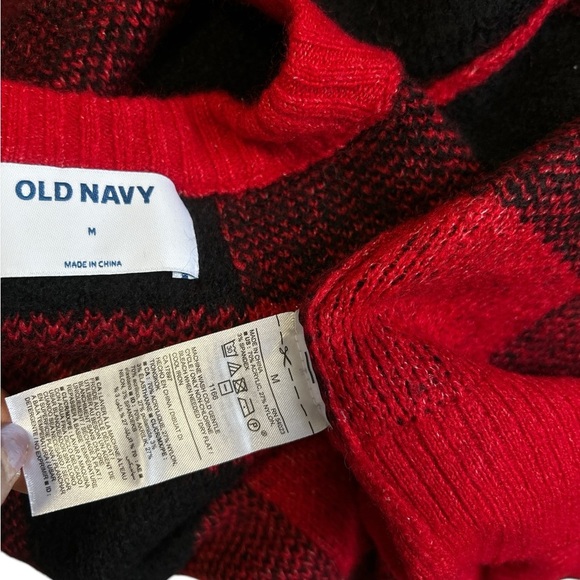 Old Navy Red and Black Buffalo Plaid Sweater - Size Medium - Picture 3 of 3